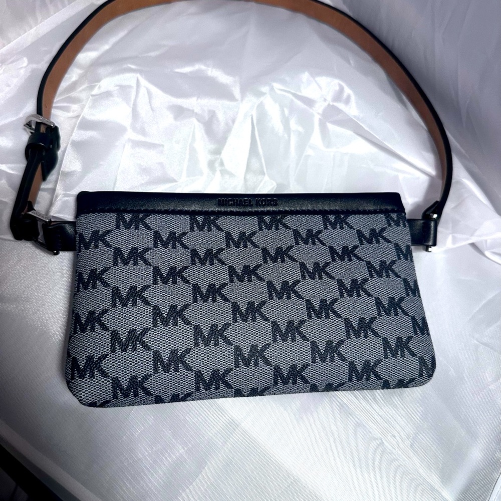 NWOT Michael Michael Kors MK Monogram Fanny Pack Belt bag Gray/black